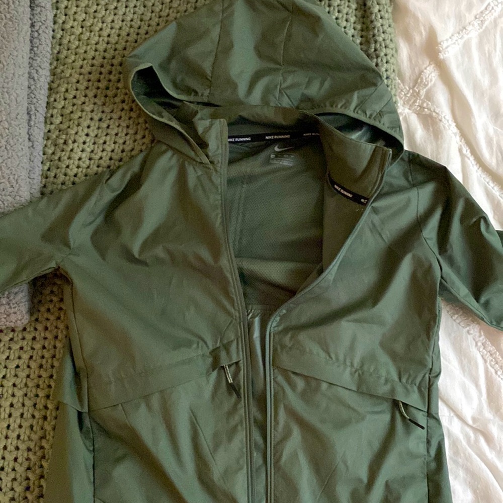 NIKE WINDBREAKER